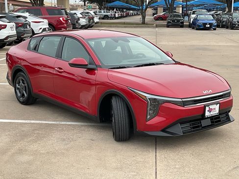 Used 2025 Kia K4 LXS image 4