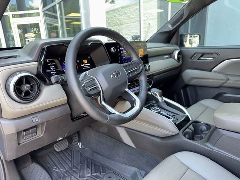 Used 2025 Chevrolet Colorado ZR2 w/ Technology Package image 21