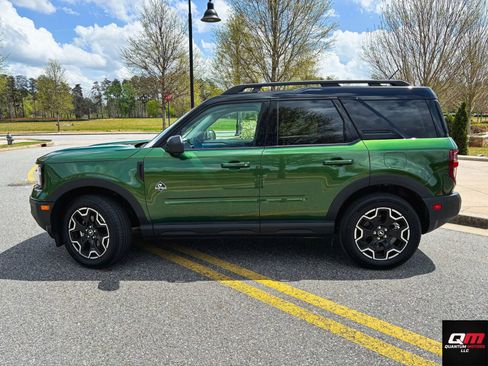 Used 2025 Ford Bronco Sport Outer Banks w/ Outer Banks Tech Package+ AWD/4WD image 3