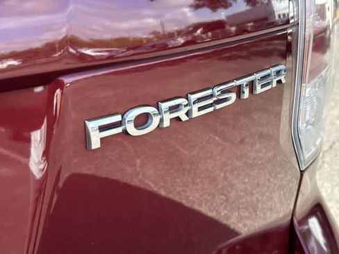 Used 2018 Subaru Forester 2.5i Premium AWD/4WD image 12