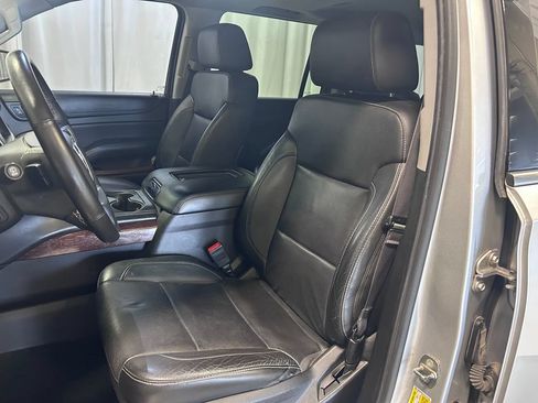 Used 2016 GMC Yukon XL SLT w/ Open Road Package AWD/4WD image 8
