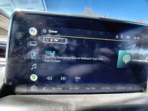 Used 2022 Chevrolet Suburban LT image 13