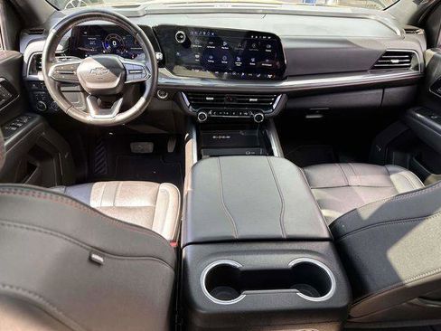 Used 2025 Chevrolet Suburban RST w/ Comfort Package image 18