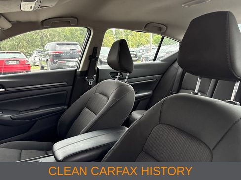 Used 2025 Nissan Altima 2.5 SV FWD image 4