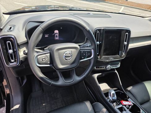 Used 2026 Volvo XC40 B5 Plus AWD/4WD image 16