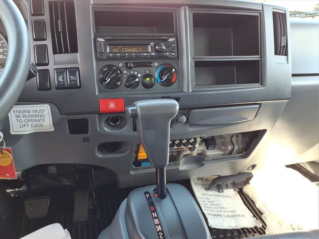 Used 2021 Isuzu NPR RWD image 15