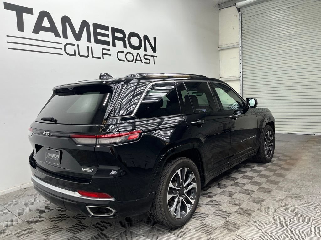 Used 2022 Jeep Grand Cherokee Overland w/ Luxury Tech Group IV AWD/4WD image 7