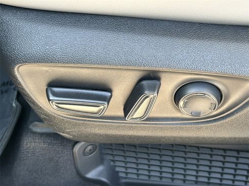 Used 2025 Toyota Sienna XLE w/ XLE Plus Package image 27