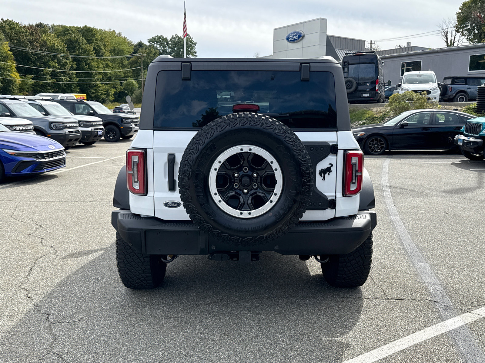 Certified 2024 Ford Bronco Badlands w/ Sasquatch Package AWD/4WD image 5