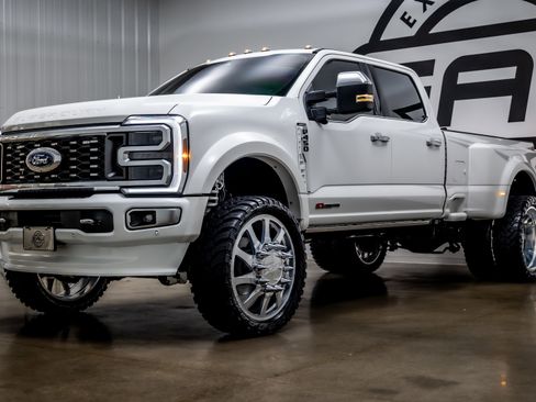 Used 2024 Ford F450 Limited w/ FX4 Off-Road Package image 38