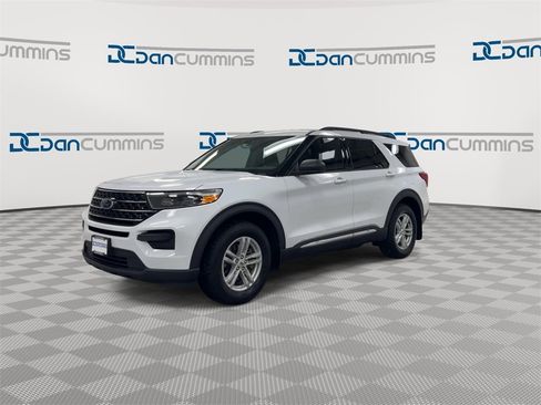 Used 2021 Ford Explorer XLT image 4