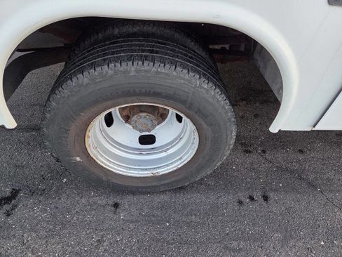 Used 2015 Ford F350 XL w/ Trailer Tow Package image 19