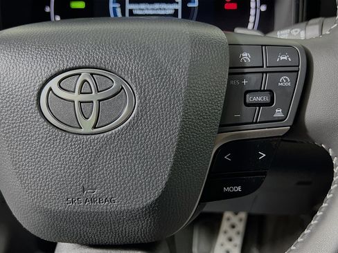 Used 2025 Toyota Camry SE w/ Multimedia Upgrade Package FWD image 20