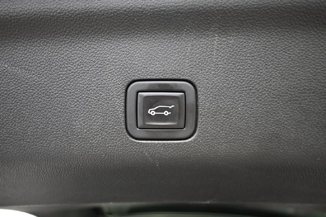 Used 2023 Chevrolet Tahoe Premier w/ Advanced Technology Package AWD/4WD image 37