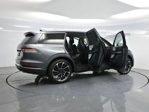 Used 2023 Lincoln Aviator Reserve w/ Equipment Group 201A AWD/4WD image 5
