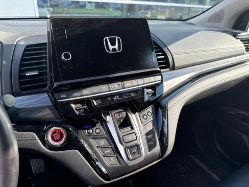 Used 2025 Honda Odyssey Elite image 6