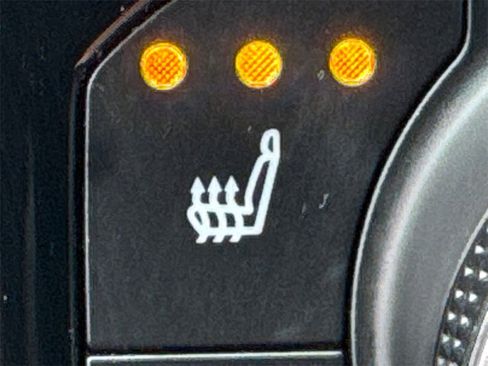 Certified 2023 Toyota Highlander XLE image 29