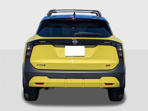 New 2026 Nissan Kicks SR image 4
