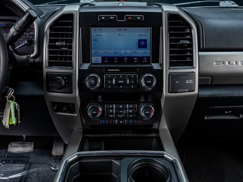Used 2021 Ford F250 Lariat w/ Lariat Value Package AWD/4WD image 23