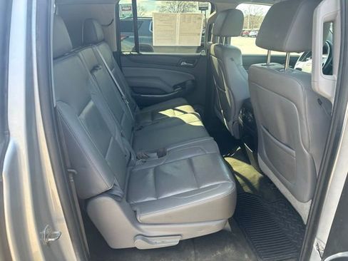Used 2015 Chevrolet Suburban LT image 19