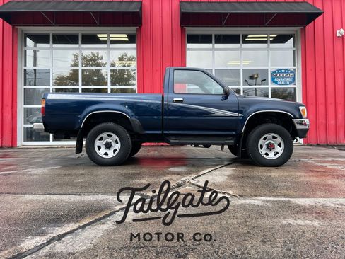 Used 1994 Toyota Pickup DX AWD/4WD image 1