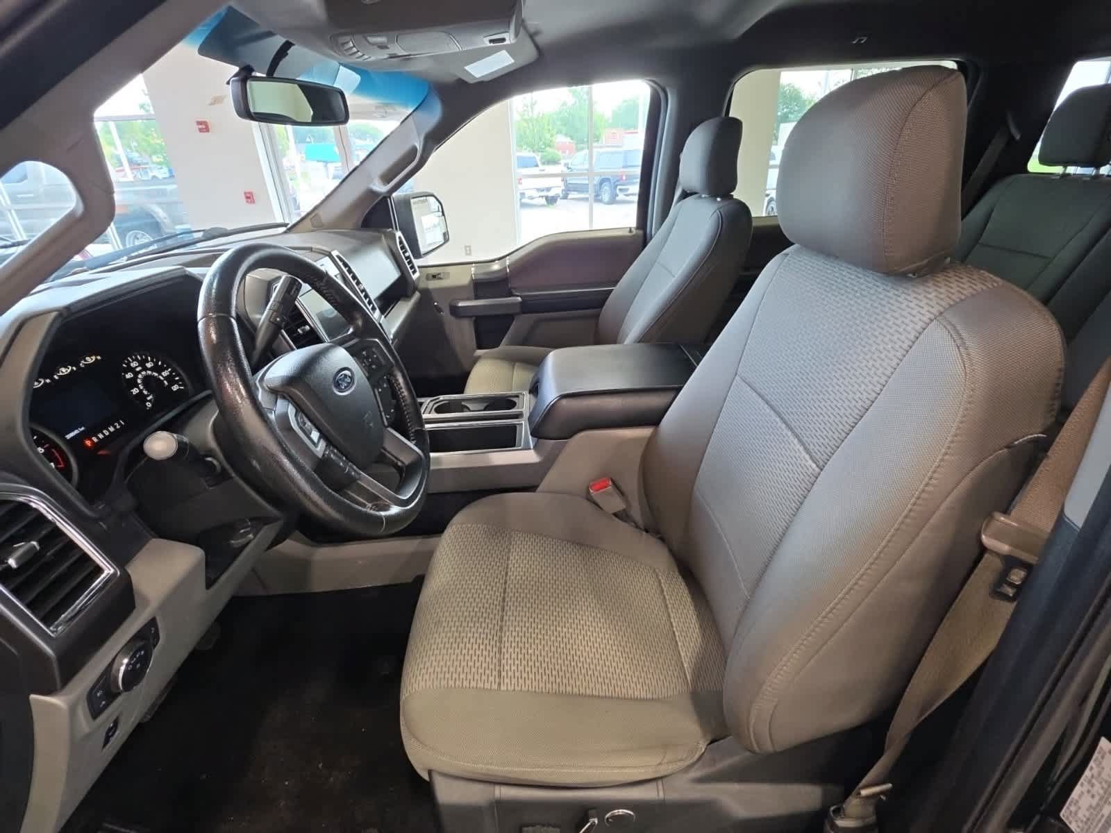 Used 2016 Ford F150 XLT w/ Equipment Group 302A Luxury AWD/4WD image 17