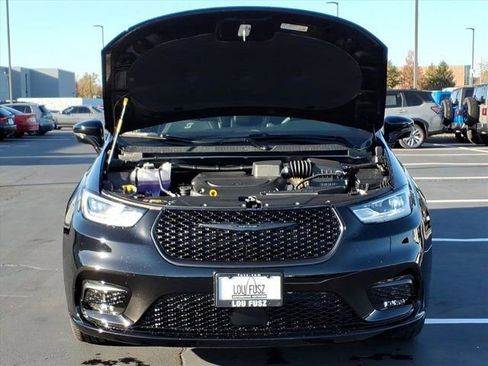 New 2026 Chrysler Pacifica Limited w/ S Appearance Package image 21