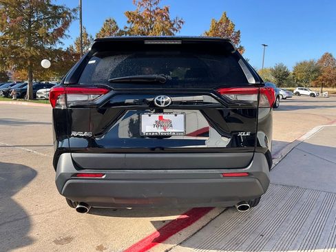 Used 2025 Toyota RAV4 XLE image 7