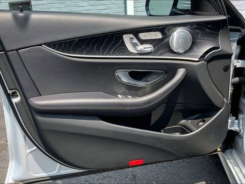 Used 2019 Mercedes-Benz E 300 4MATIC image 18