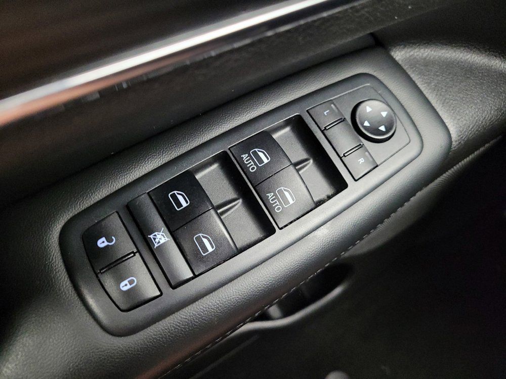 Used 2020 Jeep Grand Cherokee Limited AWD/4WD image 27