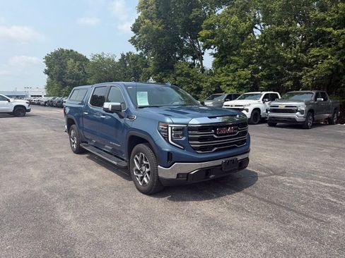 Used 2024 GMC Sierra 1500 SLT w/ SLT Premium Package AWD/4WD image 2