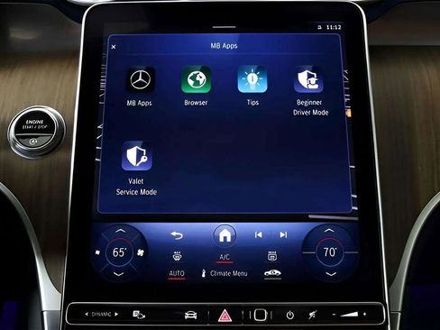 Used 2024 Mercedes-Benz GLC 300 4MATIC image 12