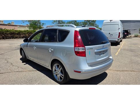 Used 2012 Hyundai Elantra FWD image 16