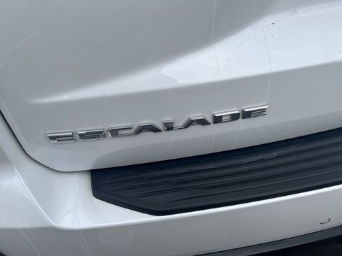 Used 2021 Cadillac Escalade Premium Luxury w/ Performance Package image 10