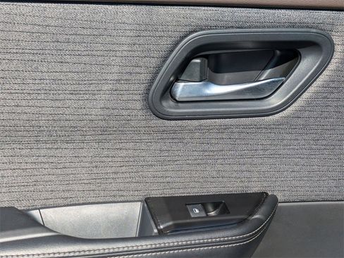 Used 2023 Nissan Rogue SV image 26