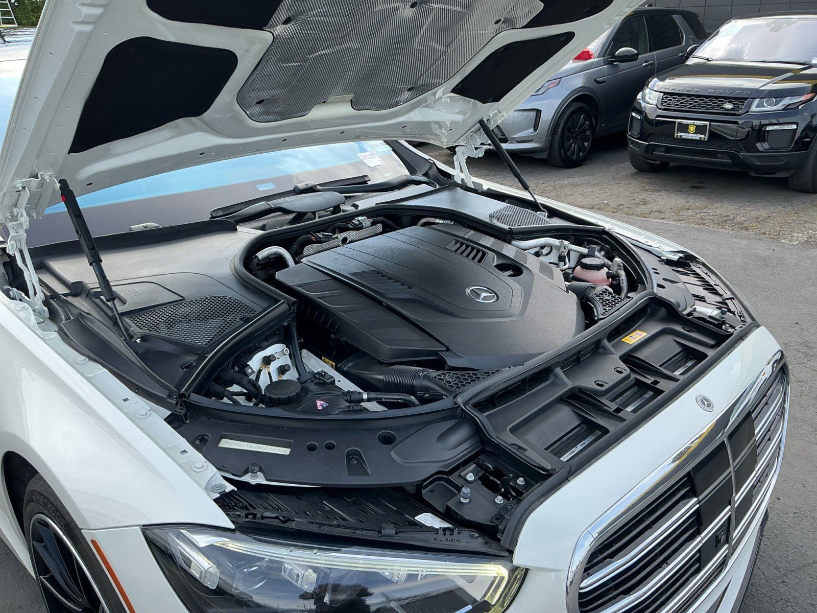 Used 2022 Mercedes-Benz S 580 4MATIC Sedan w/ AMG Line Package image 23