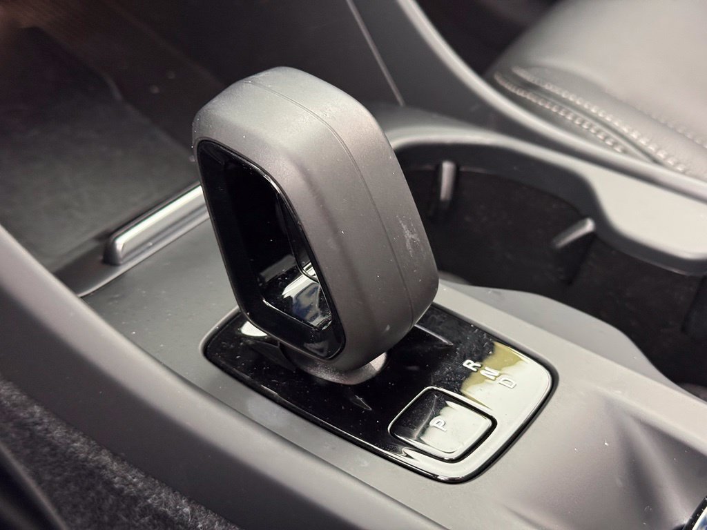 Certified 2024 Volvo XC40 B5 Core AWD/4WD image 22