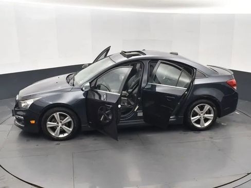 Used 2016 Chevrolet Cruze LT w/ Sun, Sound and Sport Package image 7