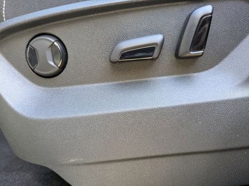 Certified 2025 Volkswagen Atlas SE w/ Black Wheel Package image 22