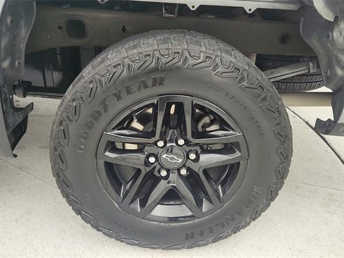 Used 2024 Chevrolet Silverado 1500 Custom Trail Boss w/ LPO, Dark Essentials Package image 28