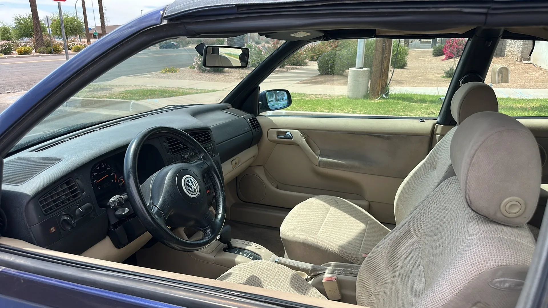 Used 2002 Volkswagen Cabrio GLS FWD image 32