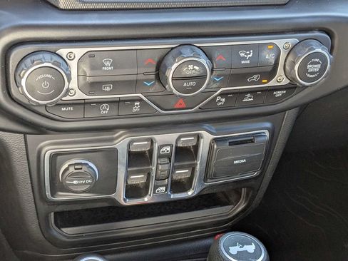 Used 2021 Jeep Wrangler Unlimited Sport AWD/4WD image 23