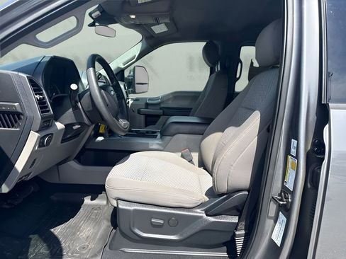 Used 2021 Ford F250 XLT w/ XLT Premium Package AWD/4WD image 9