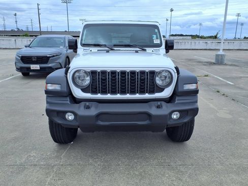 Used 2026 Jeep Wrangler Unlimited Sport AWD/4WD image 2