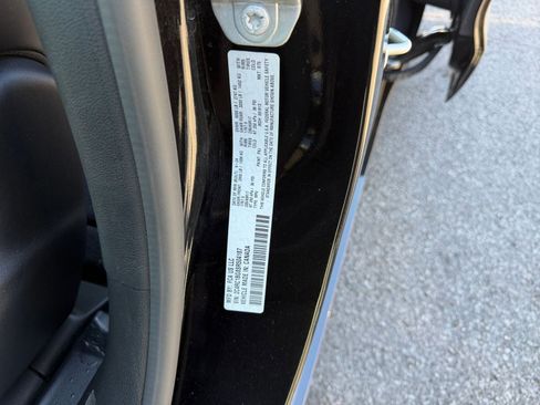 Used 2025 Chrysler Pacifica Select image 30