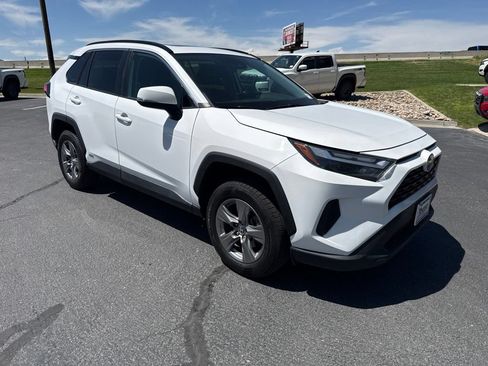 Used 2022 Toyota RAV4 XLE w/ Convenience Package AWD/4WD image 1