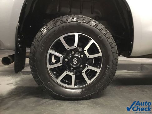 Used 2017 Toyota Tundra SR5 image 25