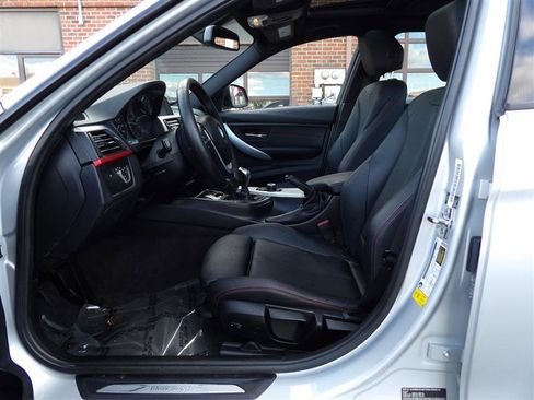 Used 2012 BMW 328i w/ Sport Package image 10