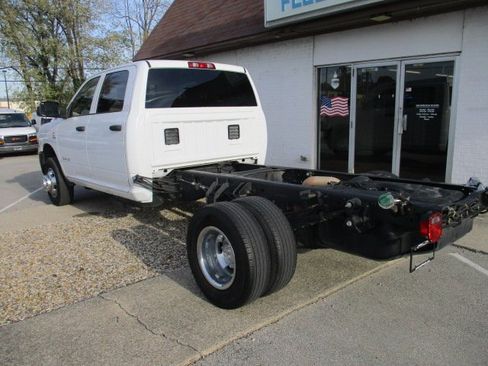 Used 2022 RAM 3500 Tradesman w/ Chrome Appearance Group image 6