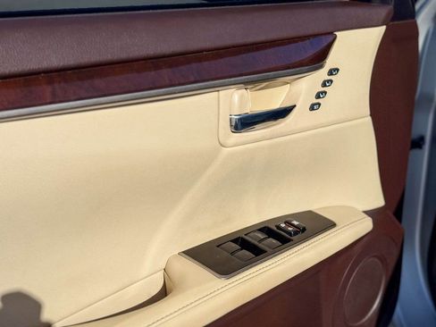 Used 2017 Lexus ES 350 w/ Premium Package image 20